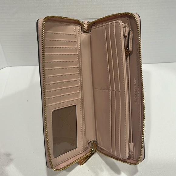 Michael kors wallet wristlet - Picture 3 of 5